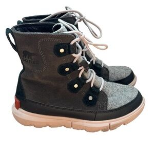 Sorel Joan Explorer II Jet Vapor Gray Black Lace Up Winter Boots